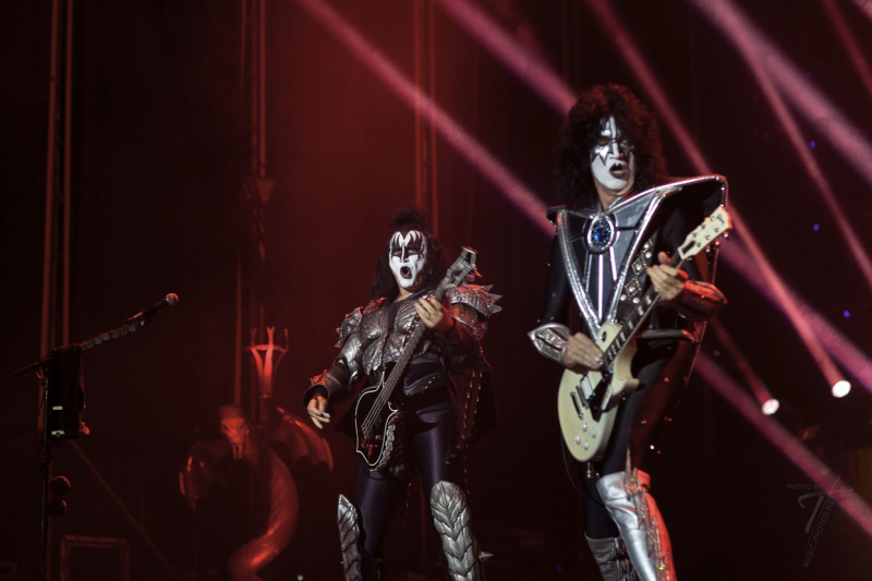 KISS